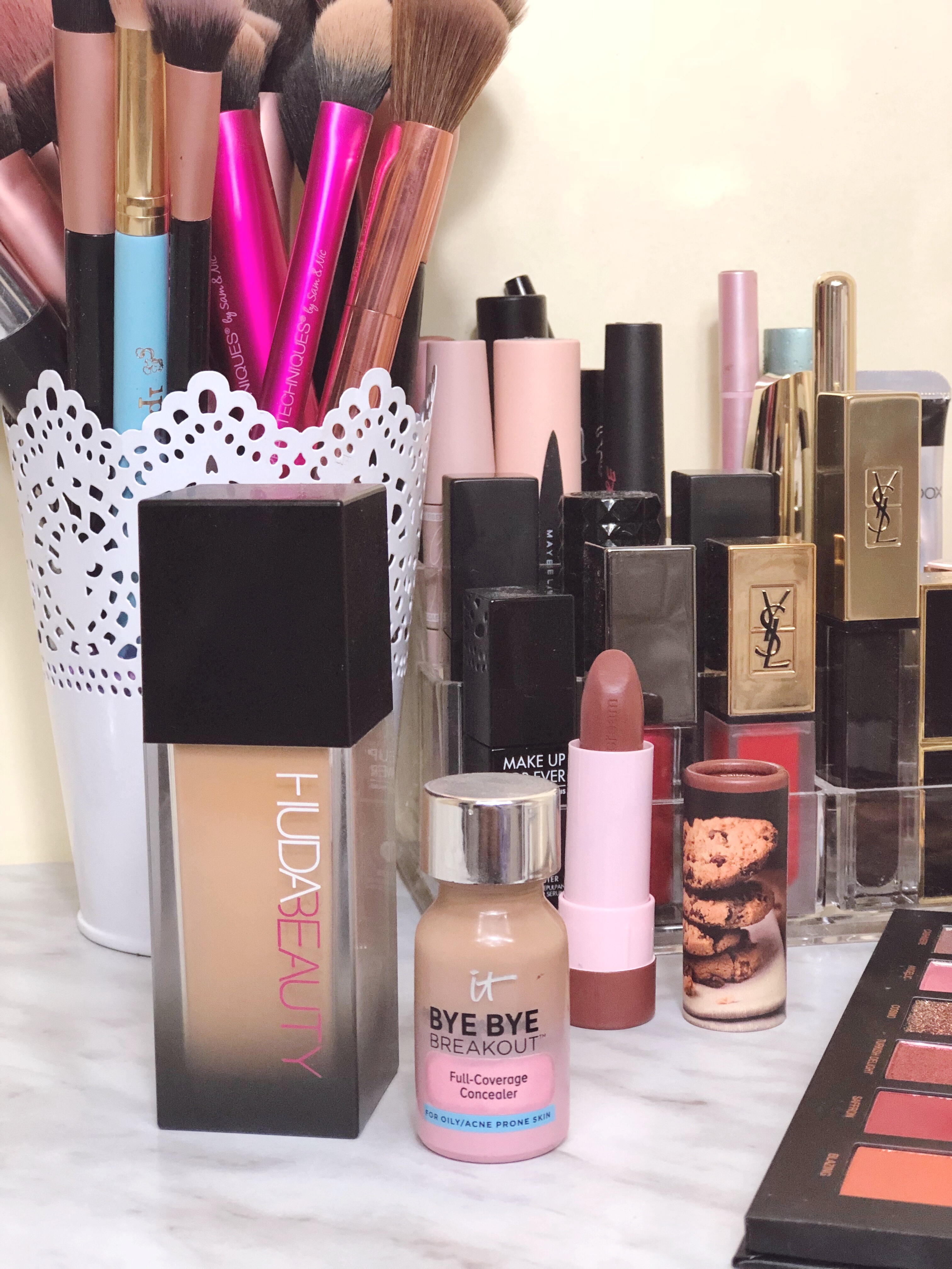  alt ='Comment construire votre Collection de maquillage Article de blog 