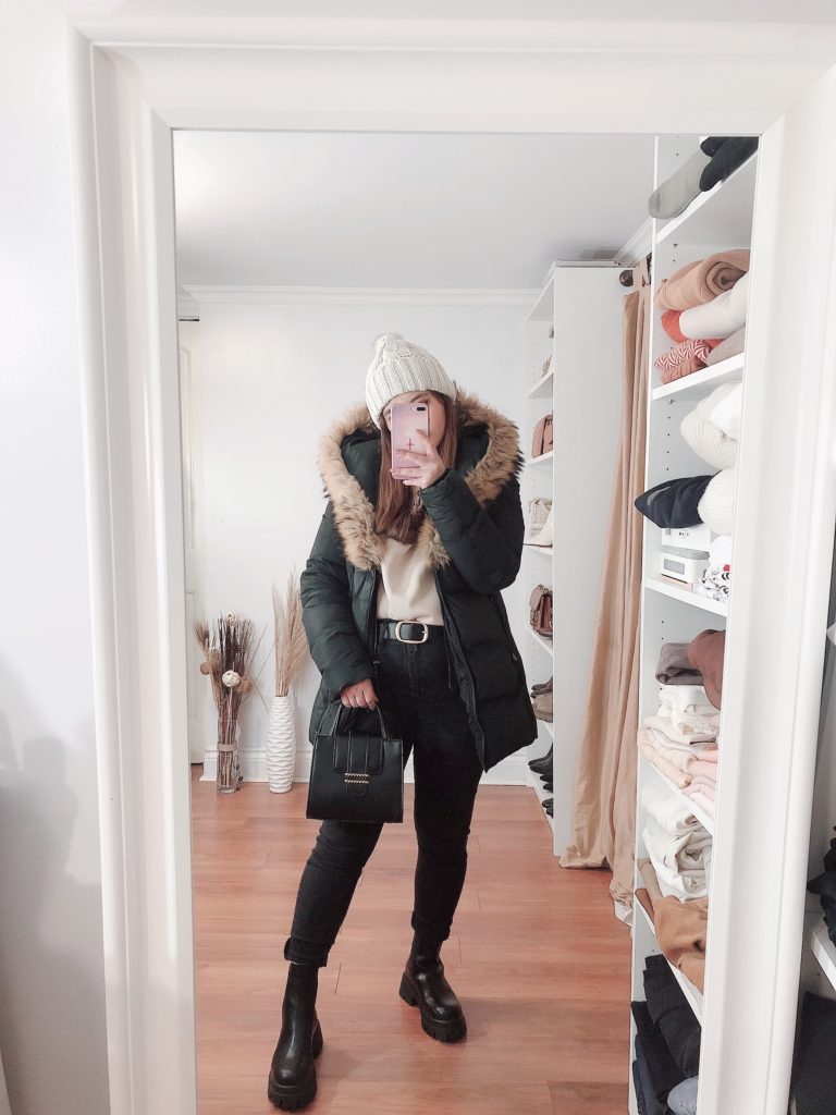 alt="Early Winter Outfits 2020"