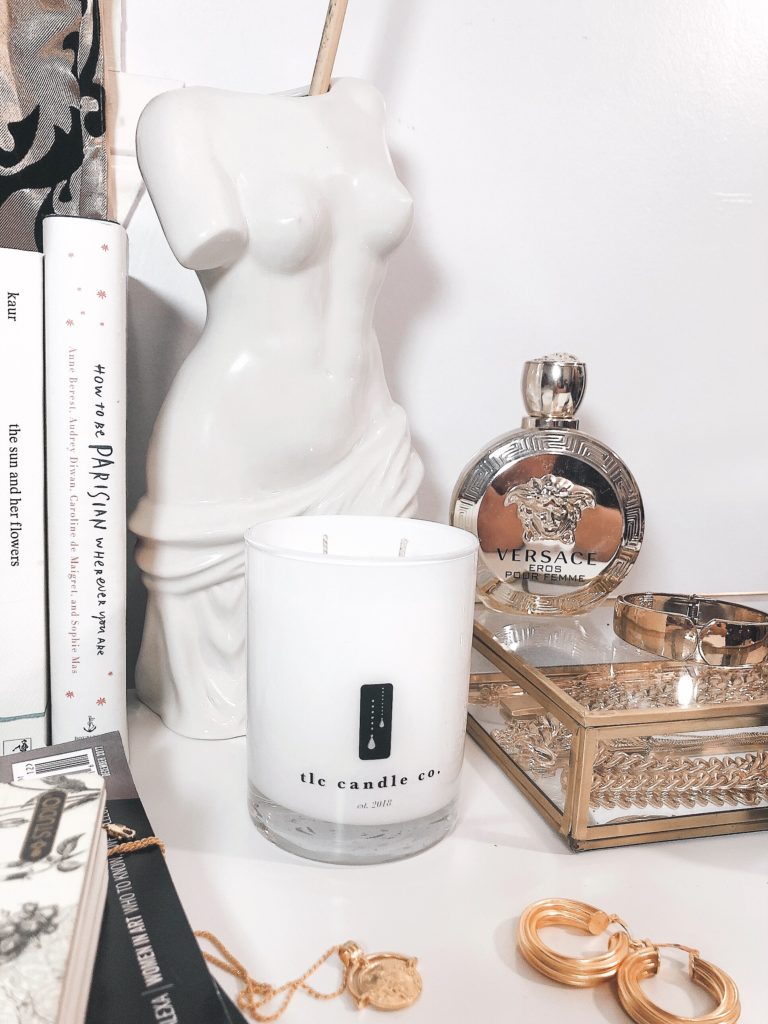 alt="The Pillowtalk Candle by TLC Candle Co Blog Review"