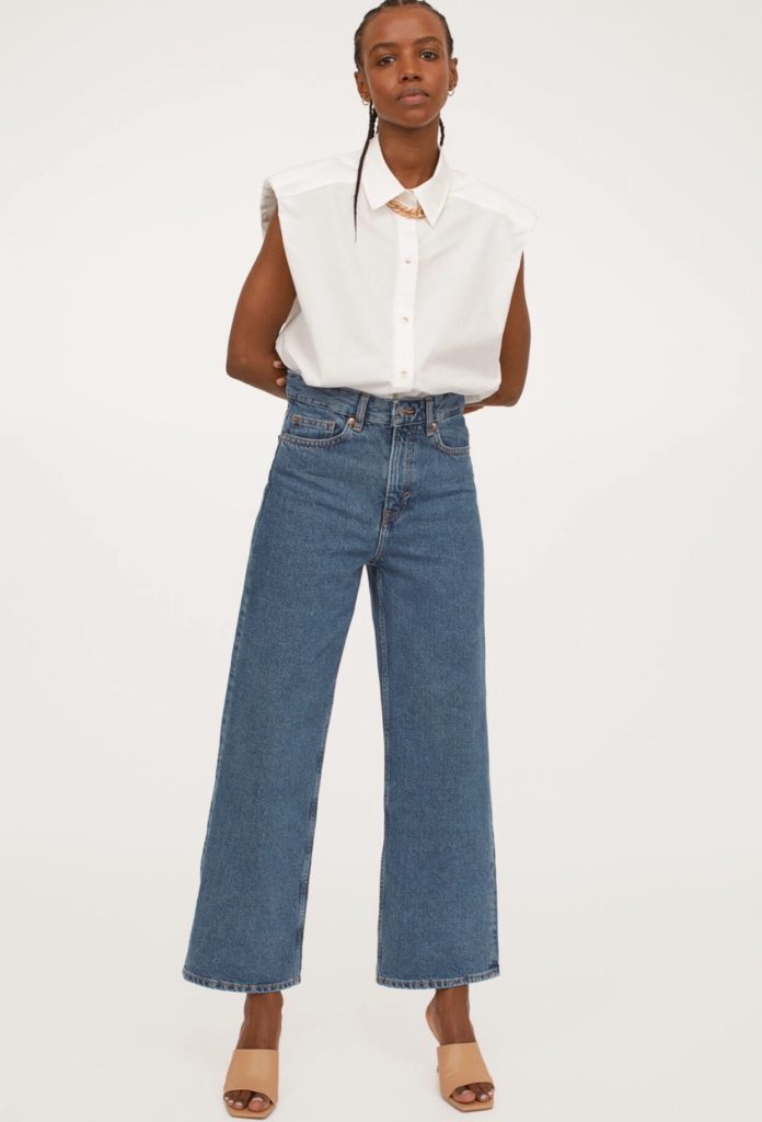 alt="H&M Flare Jeans Spring Trend"