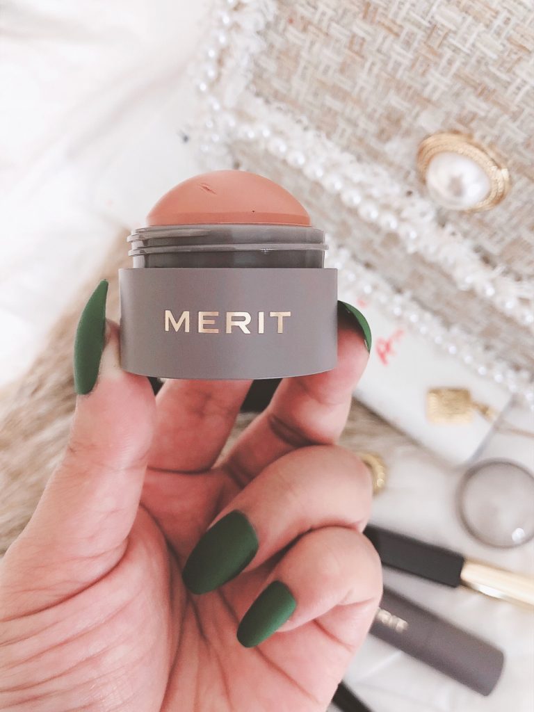 alt="The Ultimate Guide For A Minimalistic Makeup Routine Using MERIT Products"