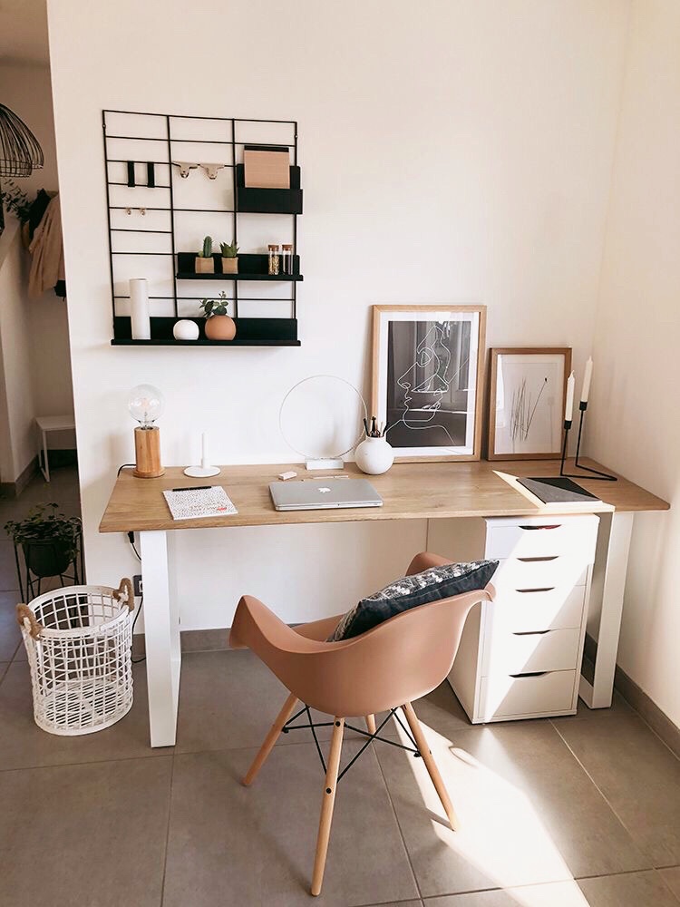 alt="Tips On How To Create A Comfortable Office Space At Home"