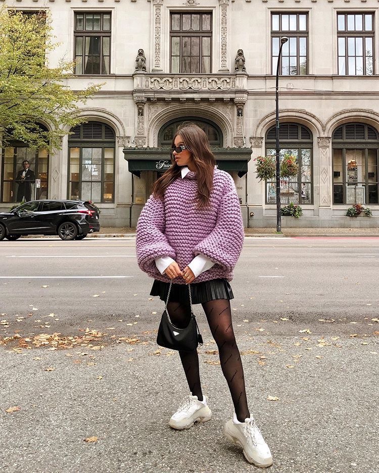 alt="Tips on How to Style an Oversized Sweater"