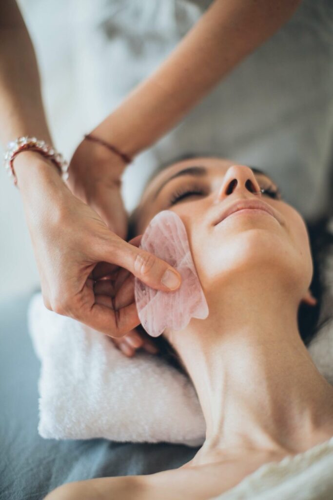 alt="What are the benefits of using a Gua Sha"