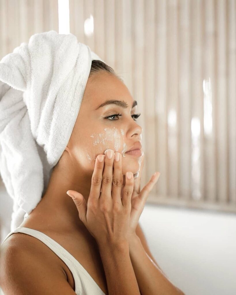 alt="What are the benefits of exfoliating"