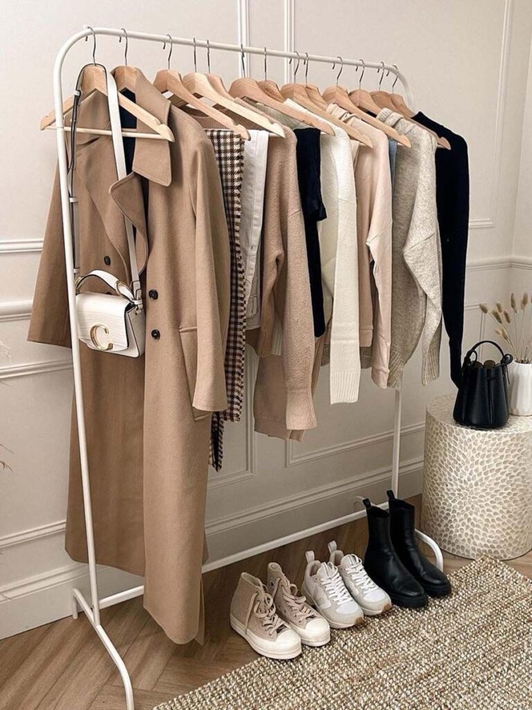 alt="How to create a stylish wardrobe on a budget"